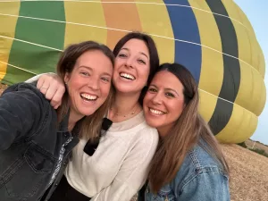 Eleva tus eventos corporativos y MICE con Globotur. Vuelos en globo exclusivos para team building e incentivos de empresa. ¡Crea una experiencia inolvidable para tu equipo!